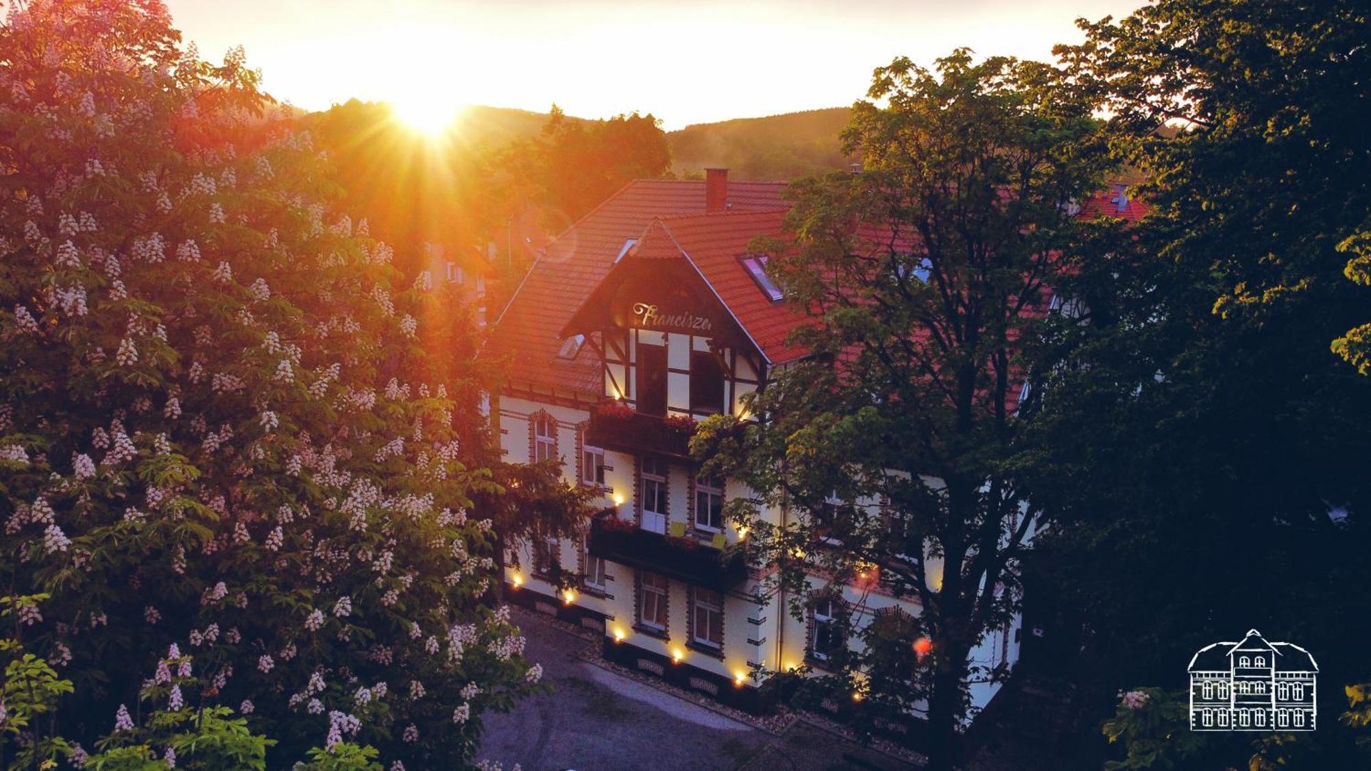 Ferienwohnung Franciszek Przy Parku Szwedzkim Bad Salzbrunn Exterior foto