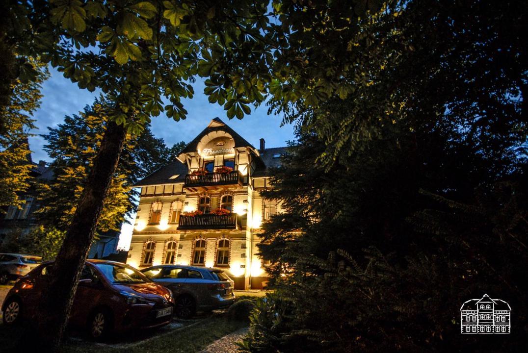 Ferienwohnung Franciszek Przy Parku Szwedzkim Bad Salzbrunn Exterior foto