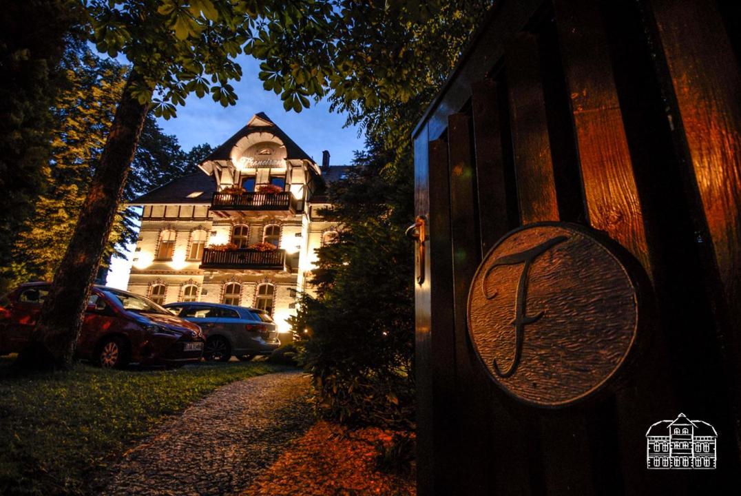 Ferienwohnung Franciszek Przy Parku Szwedzkim Bad Salzbrunn Exterior foto